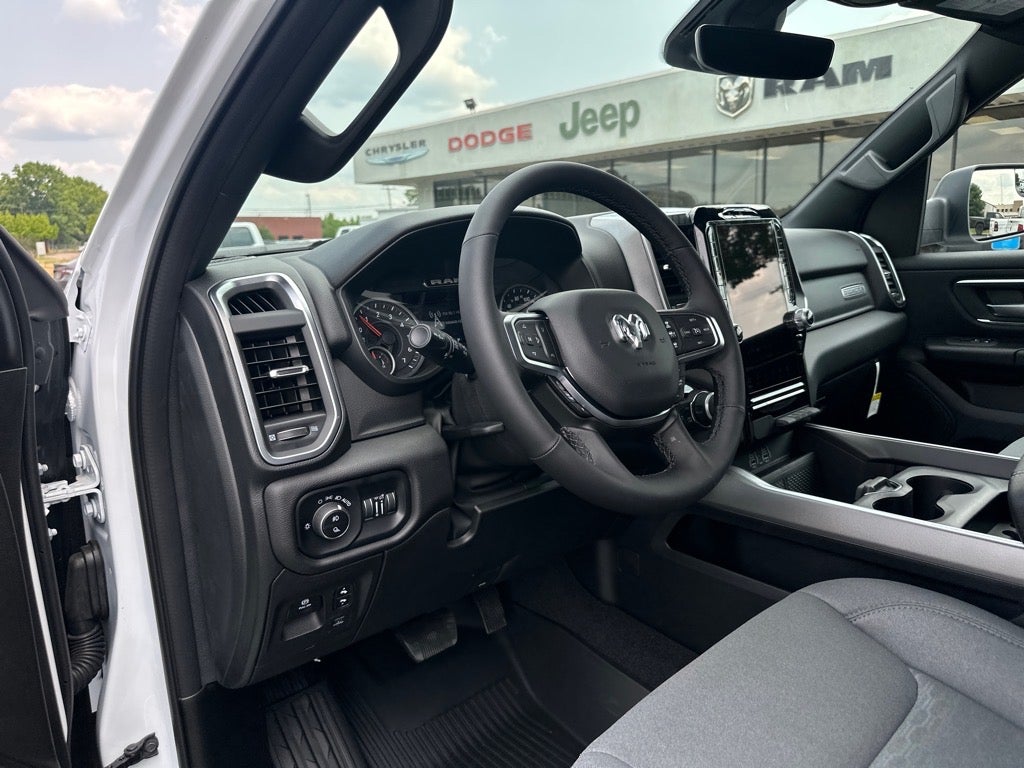 2025 RAM Ram 1500 RAM 1500 BIG HORN CREW CAB 4X4 5'7' BOX