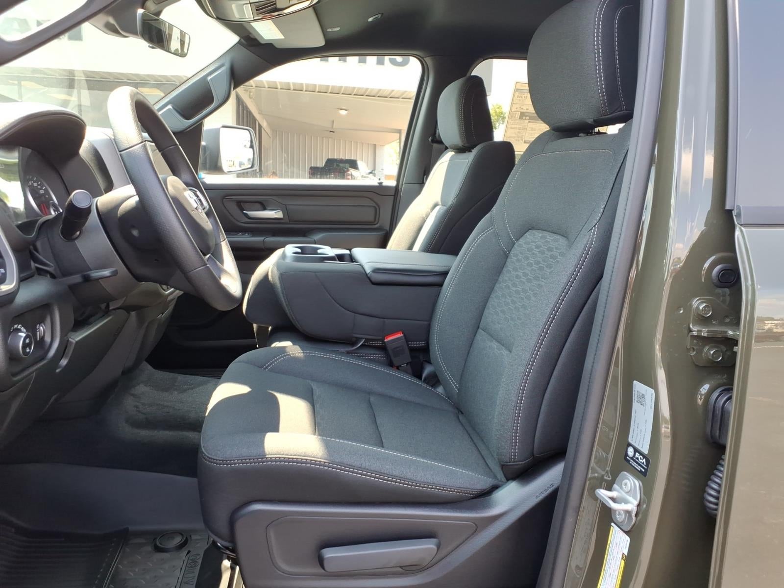 2026 RAM 1500 RAM 1500 WARLOCK CREW CAB 4X4 5'7' BOX