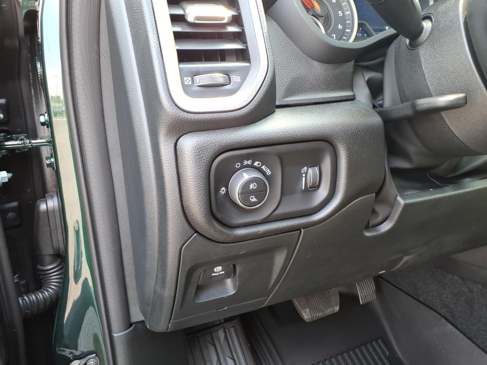 2026 RAM 1500 RAM 1500 WARLOCK CREW CAB 4X4 5'7' BOX