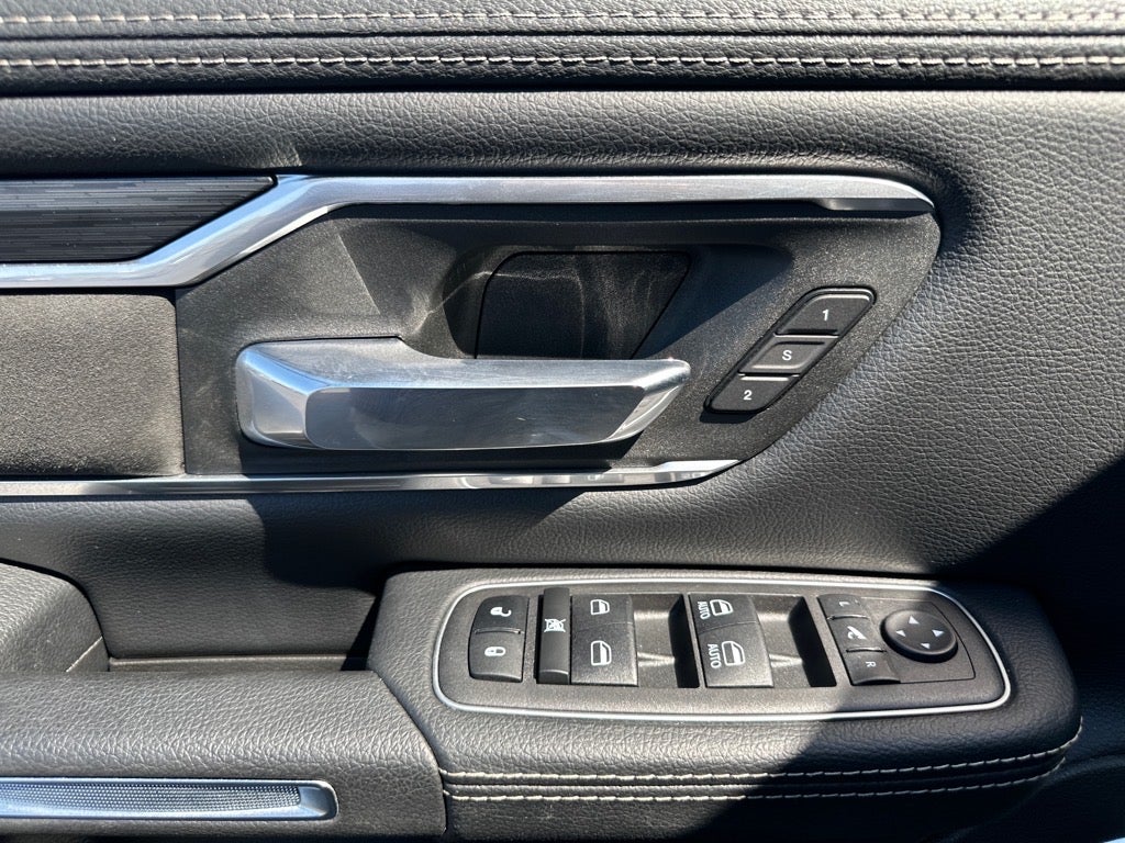 2024 RAM 1500 Laramie Crew Cab 4x4 5'7' Box