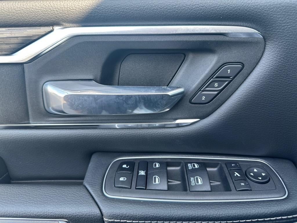 2024 RAM 1500 Laramie Crew Cab 4x4 5'7' Box