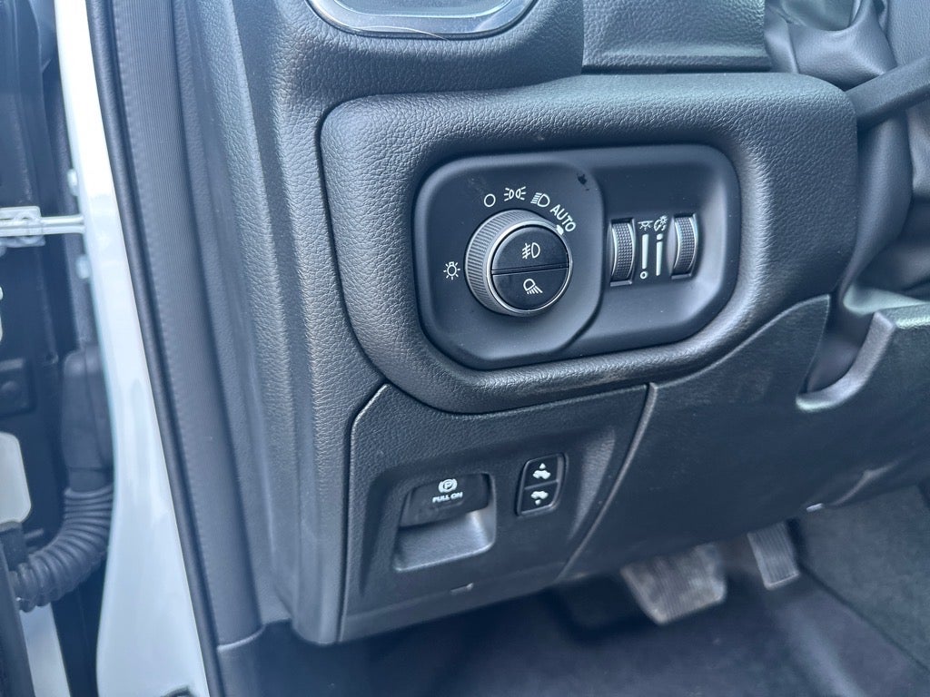 2024 RAM 1500 Laramie Crew Cab 4x4 5'7' Box