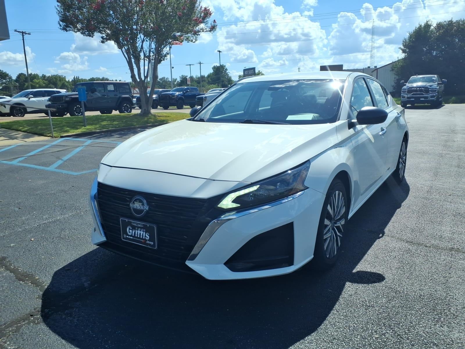 2025 Nissan Altima SV FWD