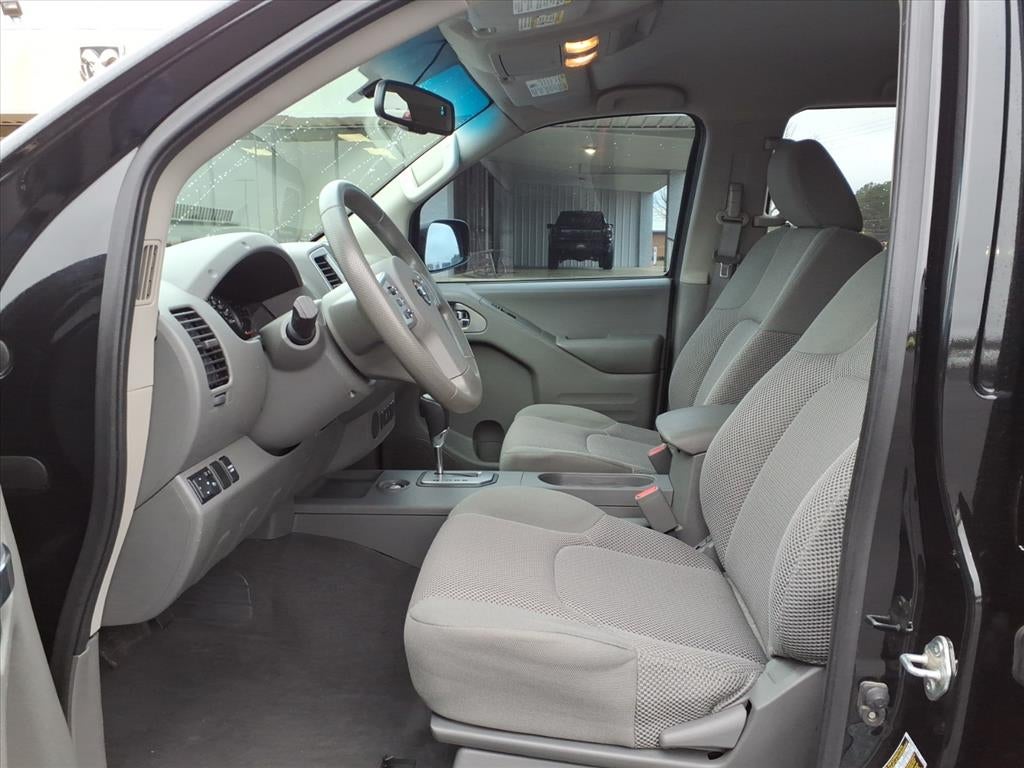 2021 Nissan Frontier Crew Cab SV 4x2