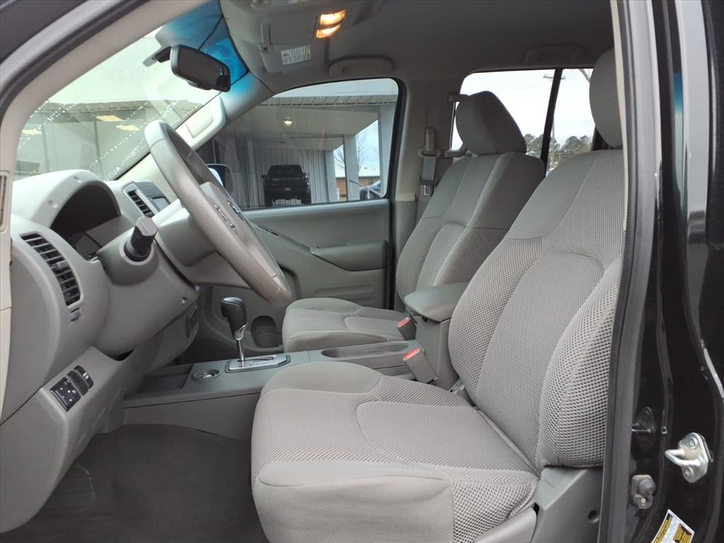 2021 Nissan Frontier Crew Cab SV 4x2