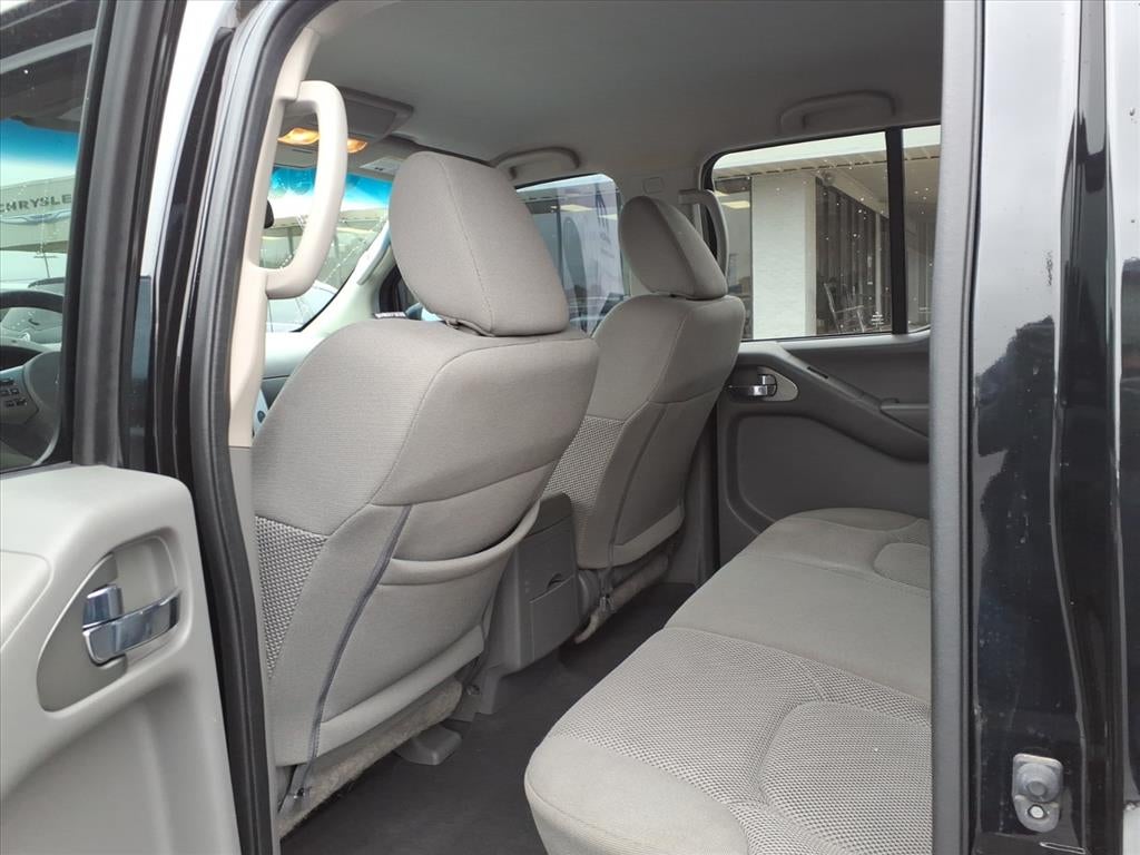 2021 Nissan Frontier Crew Cab SV 4x2