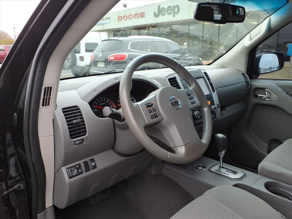 2021 Nissan Frontier Crew Cab SV 4x2