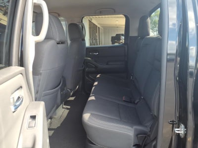 2022 Nissan Frontier Crew Cab SV 4x2