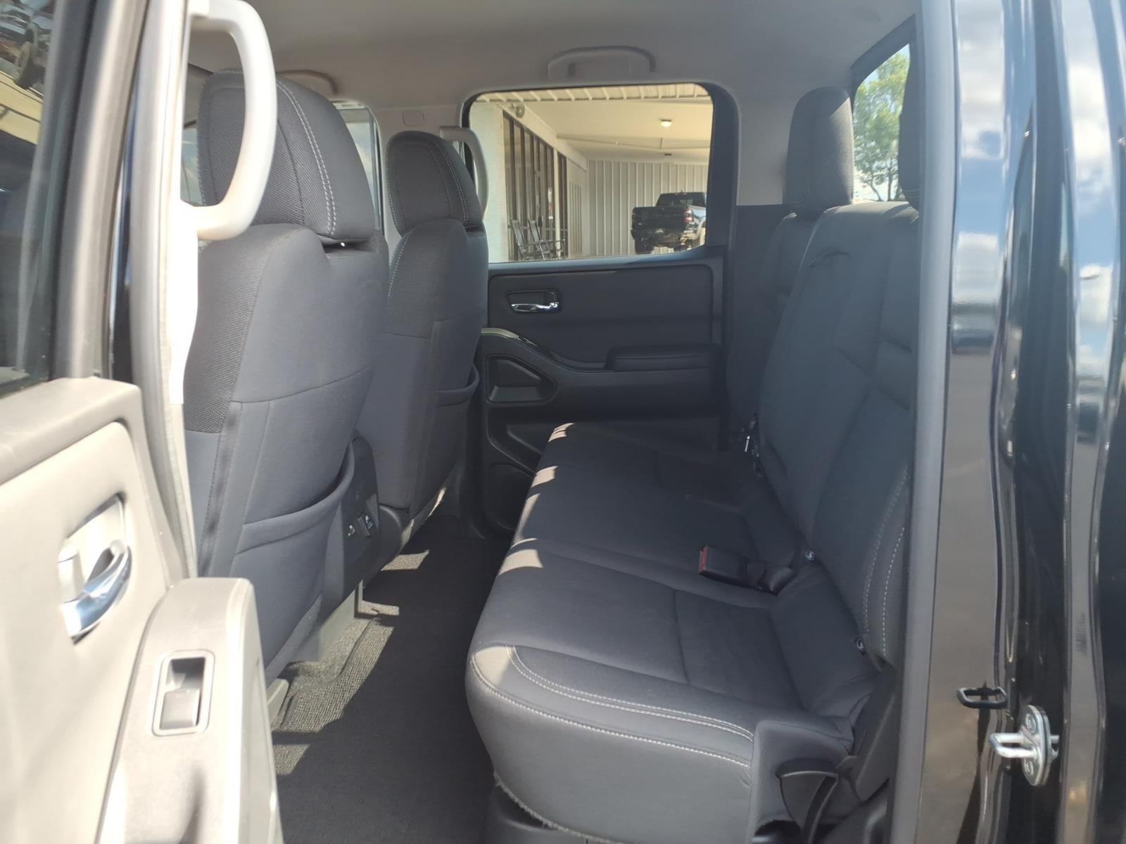 2022 Nissan Frontier Crew Cab SV 4x2