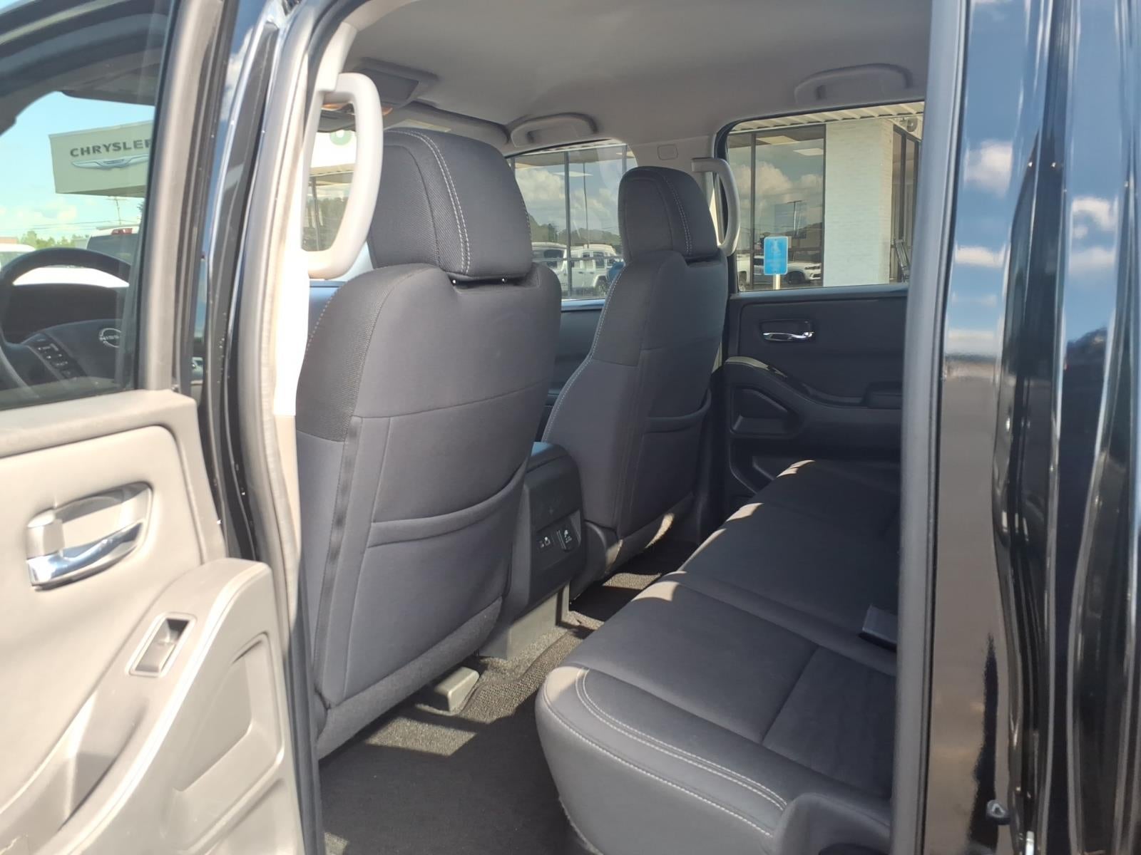 2022 Nissan Frontier Crew Cab SV 4x2