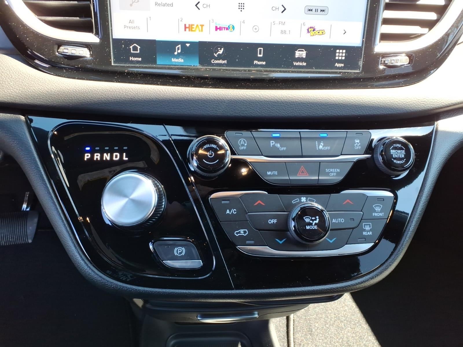 2026 Chrysler Voyager VOYAGER LX