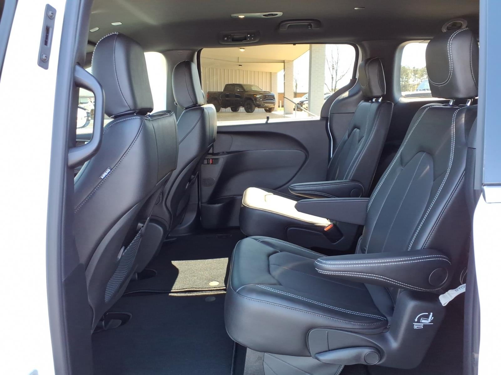 2026 Chrysler Voyager VOYAGER LX