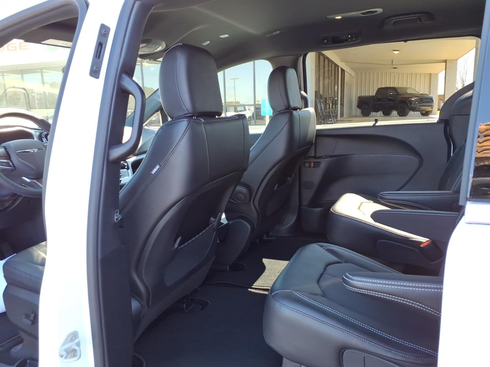 2026 Chrysler Voyager VOYAGER LX