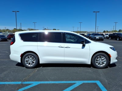 2026 Chrysler Voyager VOYAGER LX