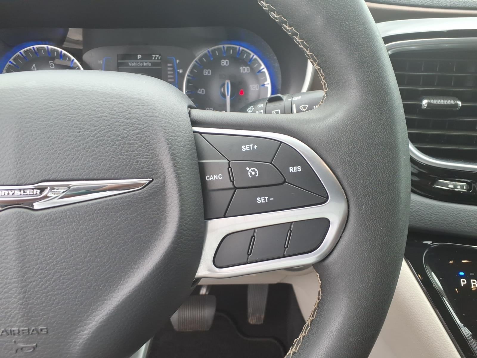 2023 Chrysler Voyager LX
