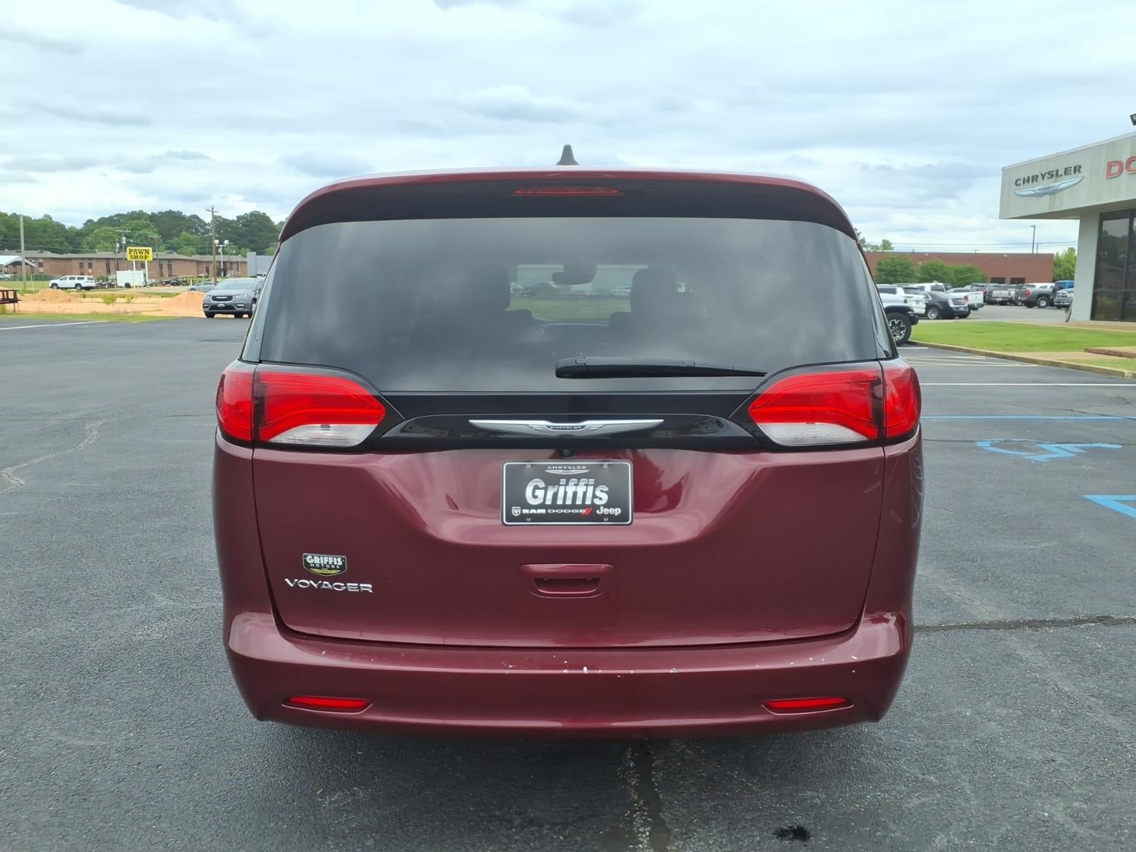 2023 Chrysler Voyager LX