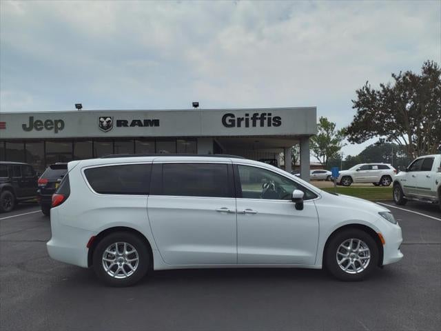 2021 Chrysler Voyager LXI