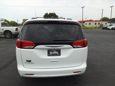 2021 Chrysler Voyager LXI