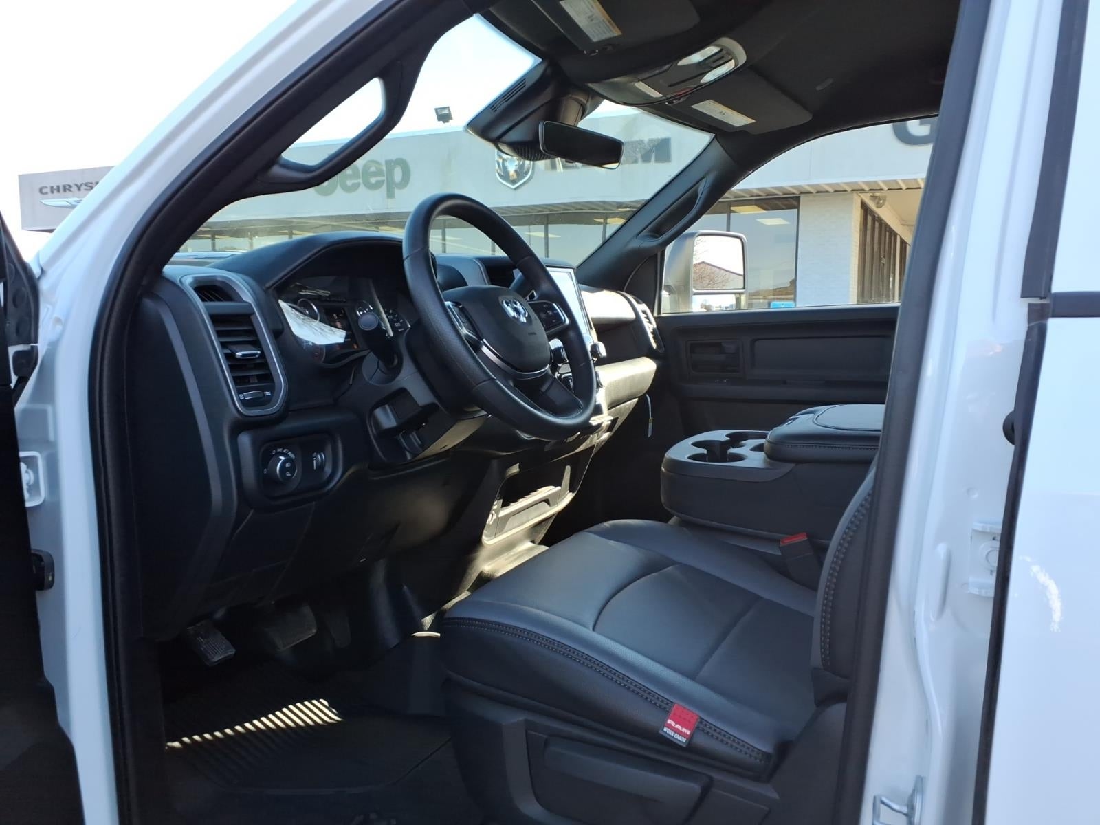 2026 RAM Ram 3500 RAM 3500 TRADESMAN CREW CAB 4X4 8' BOX