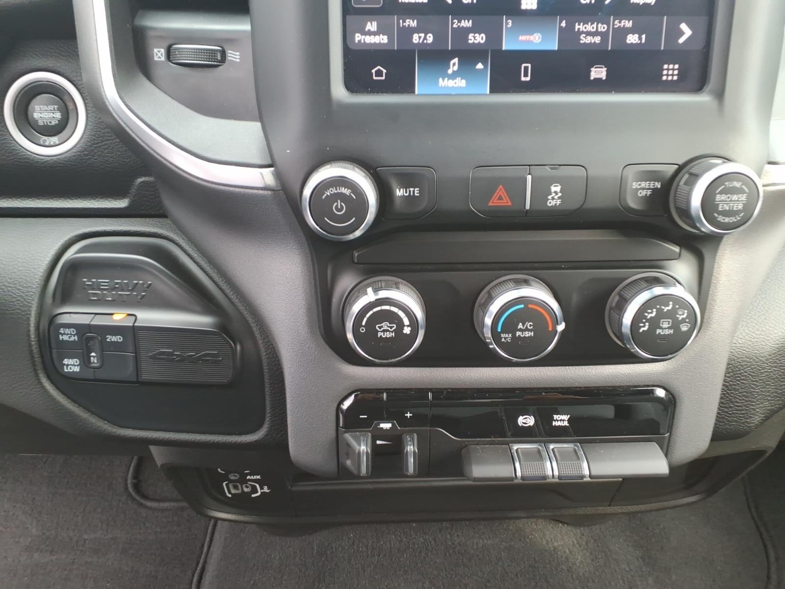 2024 RAM 3500 Big Horn Crew Cab 4x4 8' Box