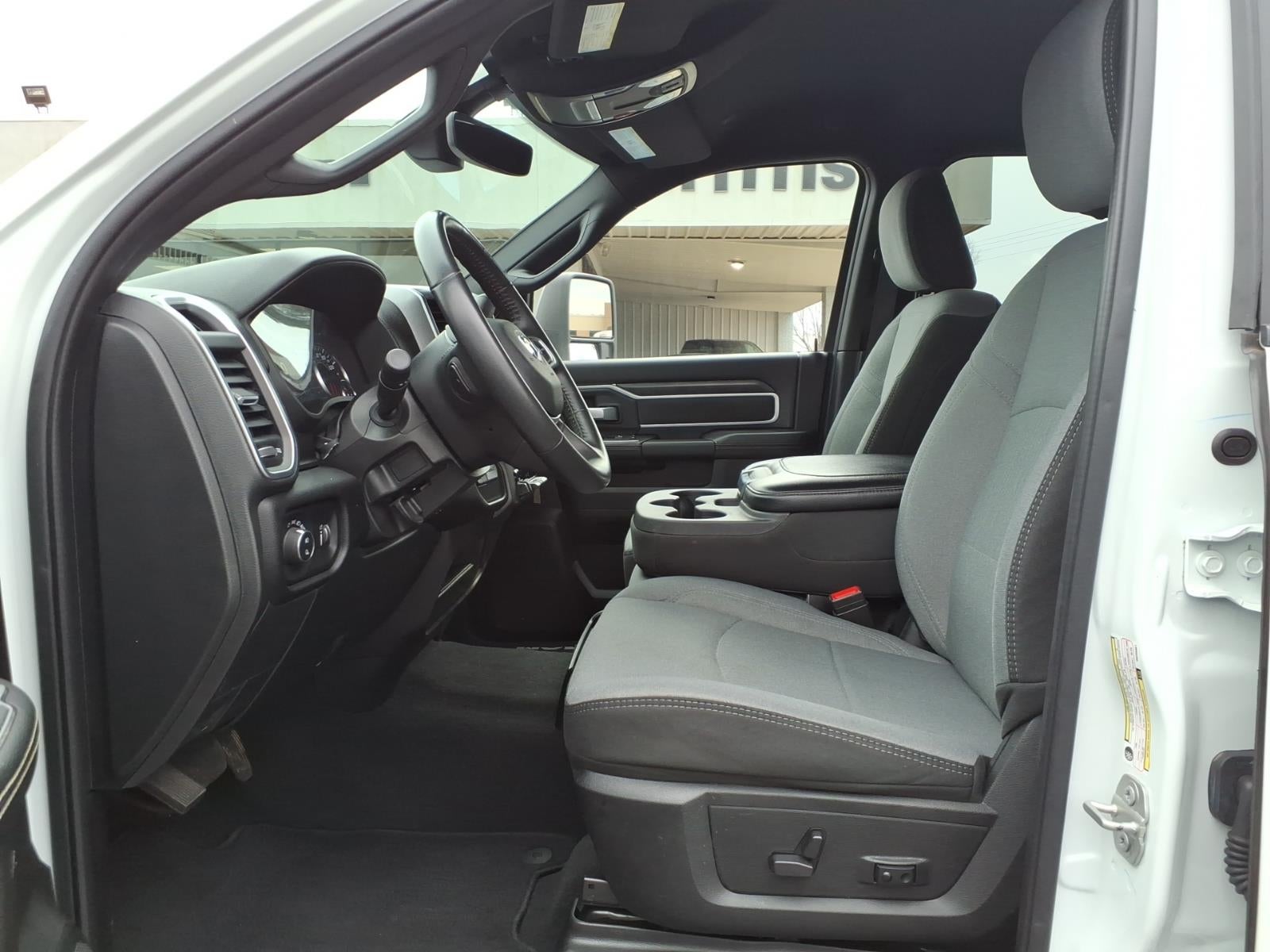 2024 RAM 3500 Big Horn Crew Cab 4x4 8' Box