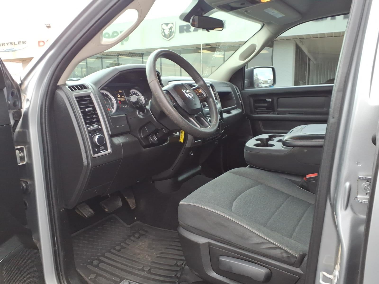 2022 RAM 1500 Classic Tradesman Crew Cab 4x2 5'7' Box