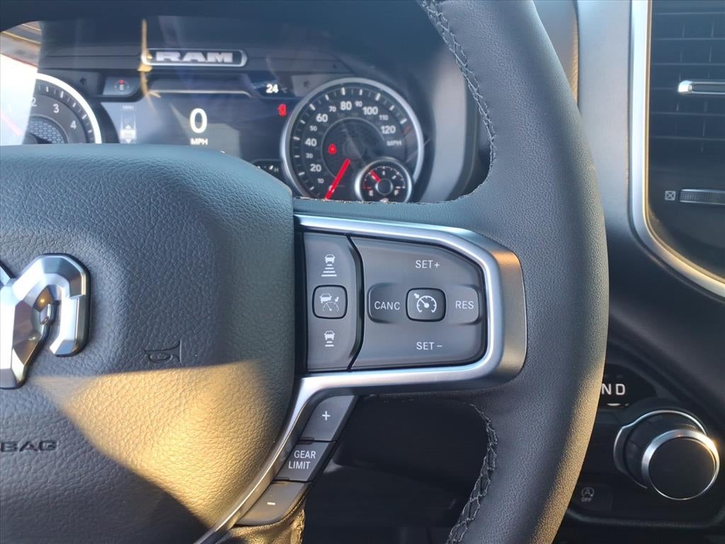 2025 RAM Ram 1500 RAM 1500 BIG HORN CREW CAB 4X2 5'7' BOX