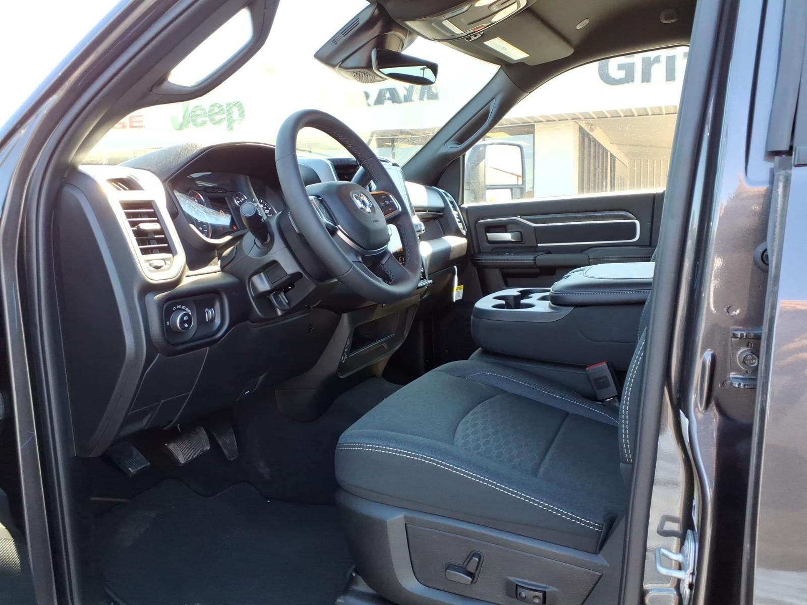 2025 RAM 2500 Big Horn Crew Cab 4x4 6'4' Box