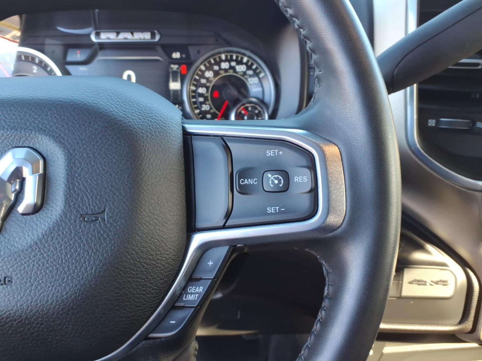 2024 RAM 2500 Laramie Crew Cab 4x4 6'4' Box