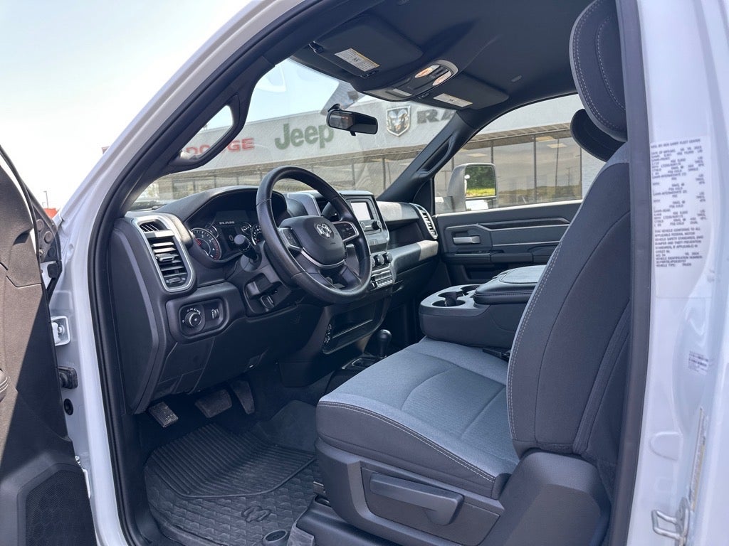 2023 RAM 3500 Chassis Tradesman/SLT