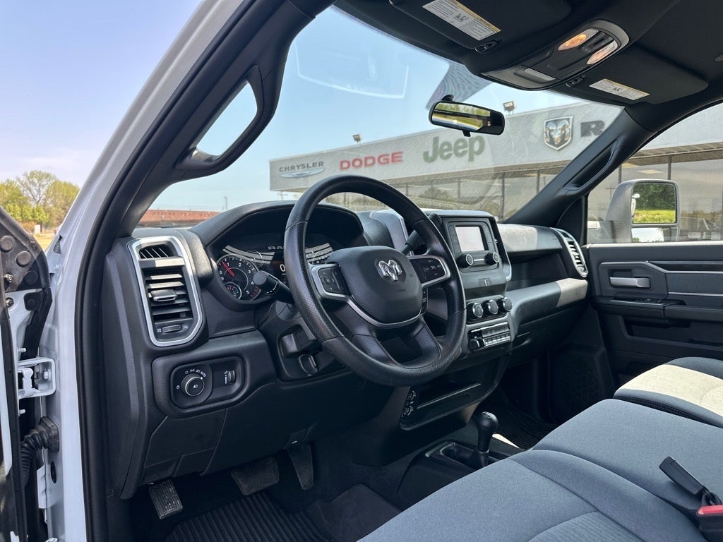 2023 RAM 3500 Chassis Tradesman/SLT