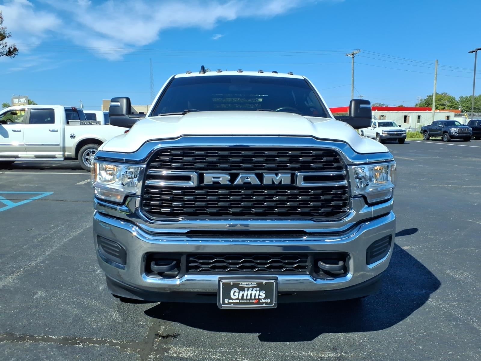2024 RAM 3500 Chassis Tradesman/SLT/Laramie/Limited