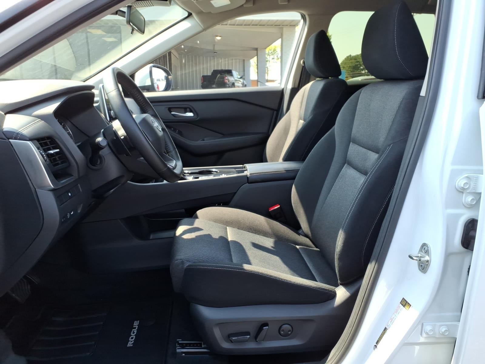 2025 Nissan Rogue SV FWD