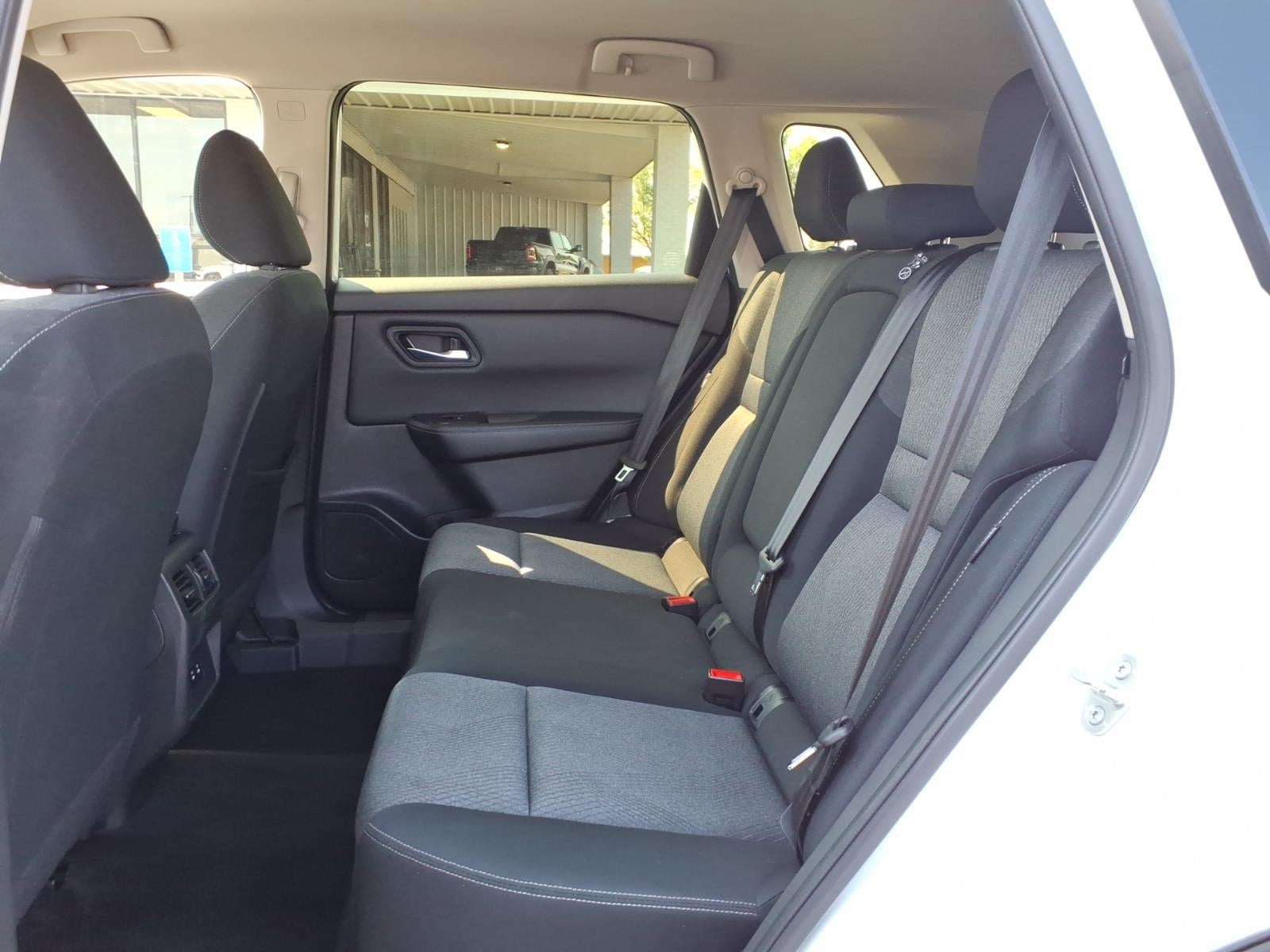 2025 Nissan Rogue SV FWD