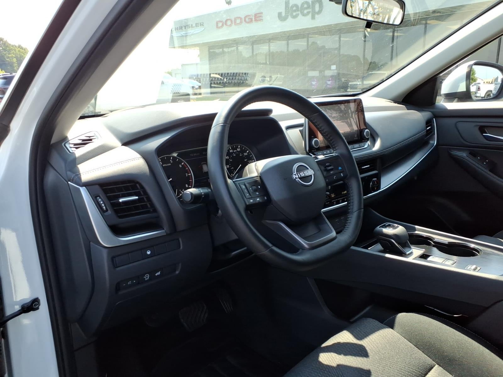 2025 Nissan Rogue SV FWD